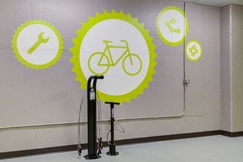 Bicycle rooms, bicycle maintenance center